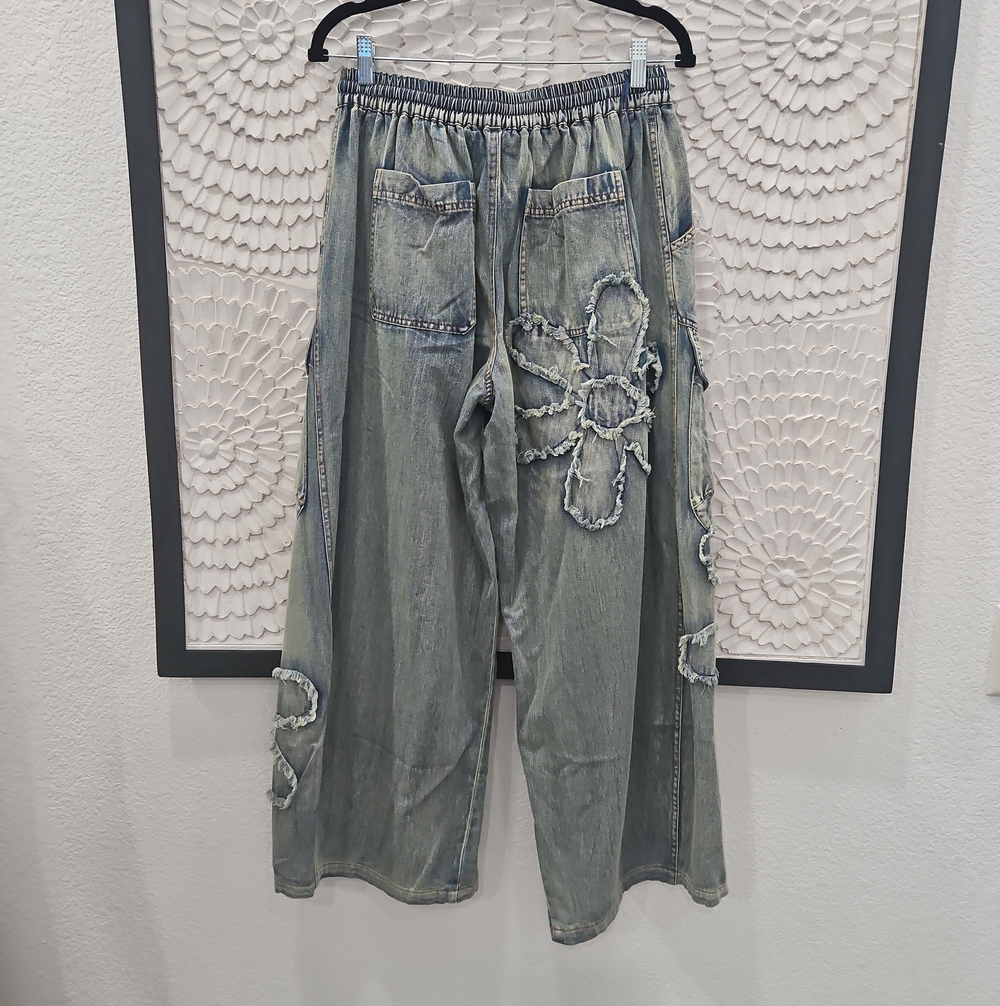 Boho Floral Appliqué Distressed Denim Cargo Pants - Picture 4 of 7